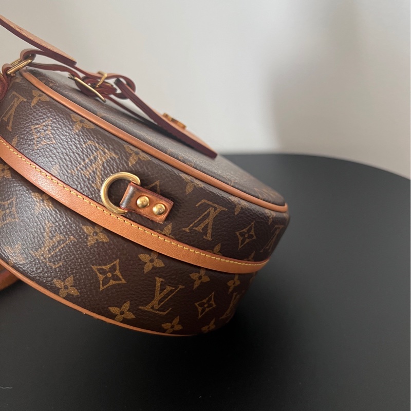 Louis Vuitton 硬殼圓餅包-22