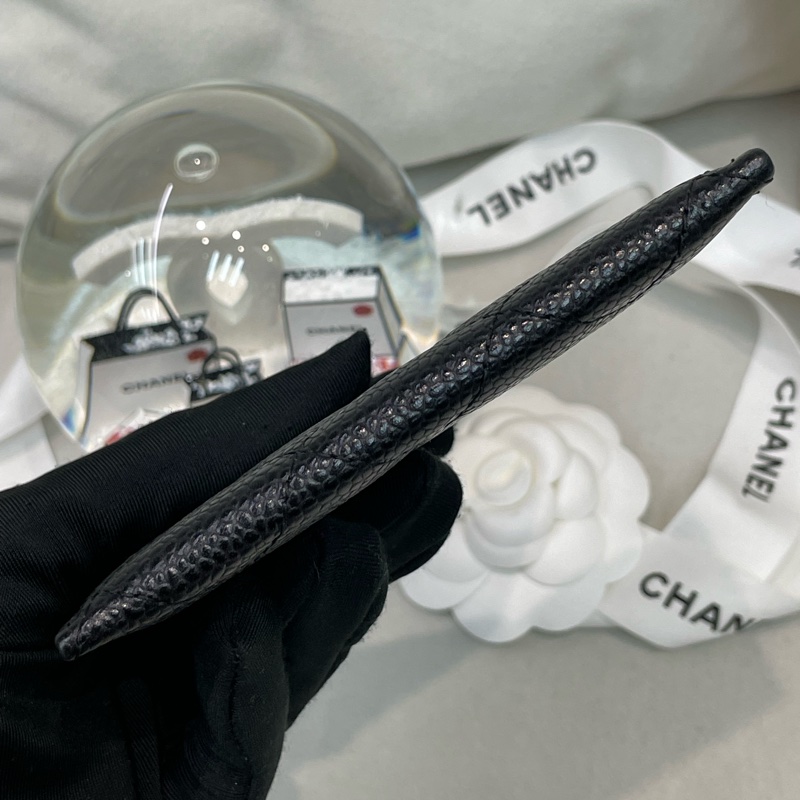 CHANEL 黑金魚子醬卡包 I238NY-3