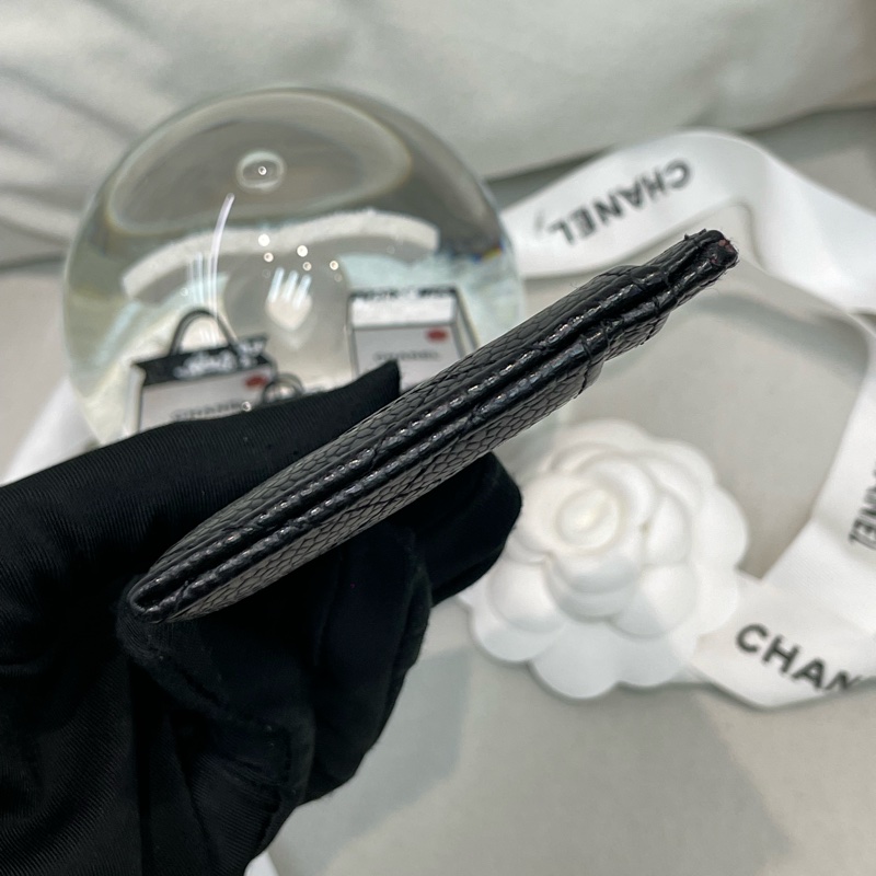 CHANEL 黑金魚子醬卡包 I238NY-4