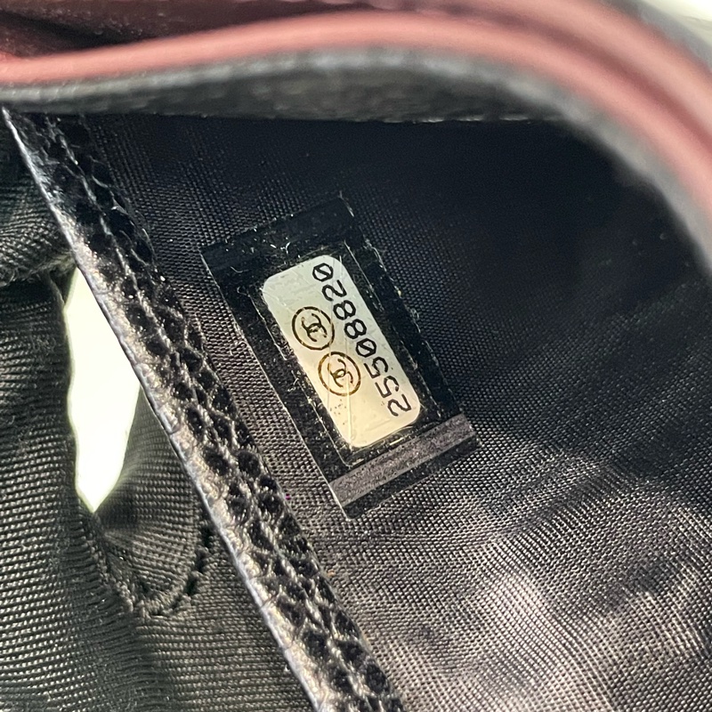 CHANEL 黑金魚子醬卡包 I238NY-10