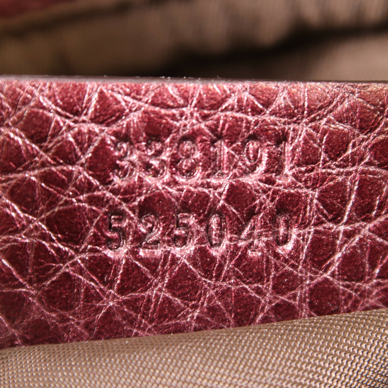 GUCCI 牛皮皮革Pouch金扣手拿包-6