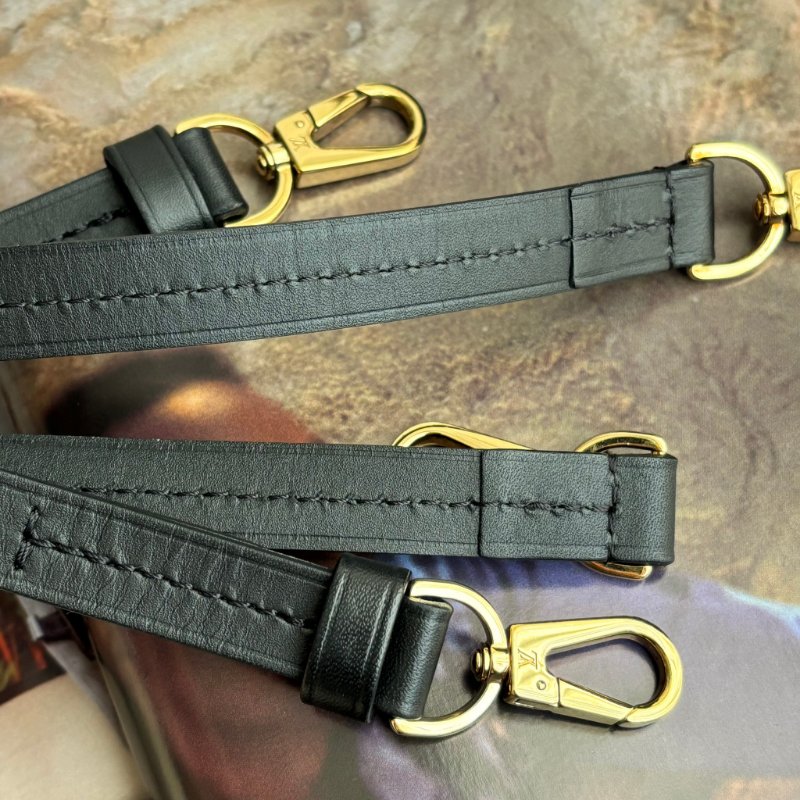 ::Louis Vuitton:: LV M45516 MONTSOURIS BB經典花紋黑皮革MINI後背包-29
