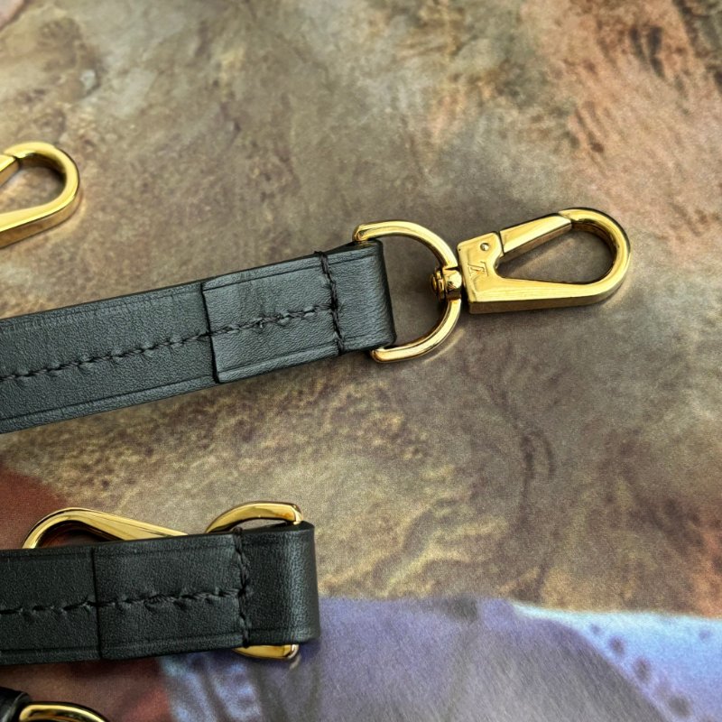 ::Louis Vuitton:: LV M45516 MONTSOURIS BB經典花紋黑皮革MINI後背包-30