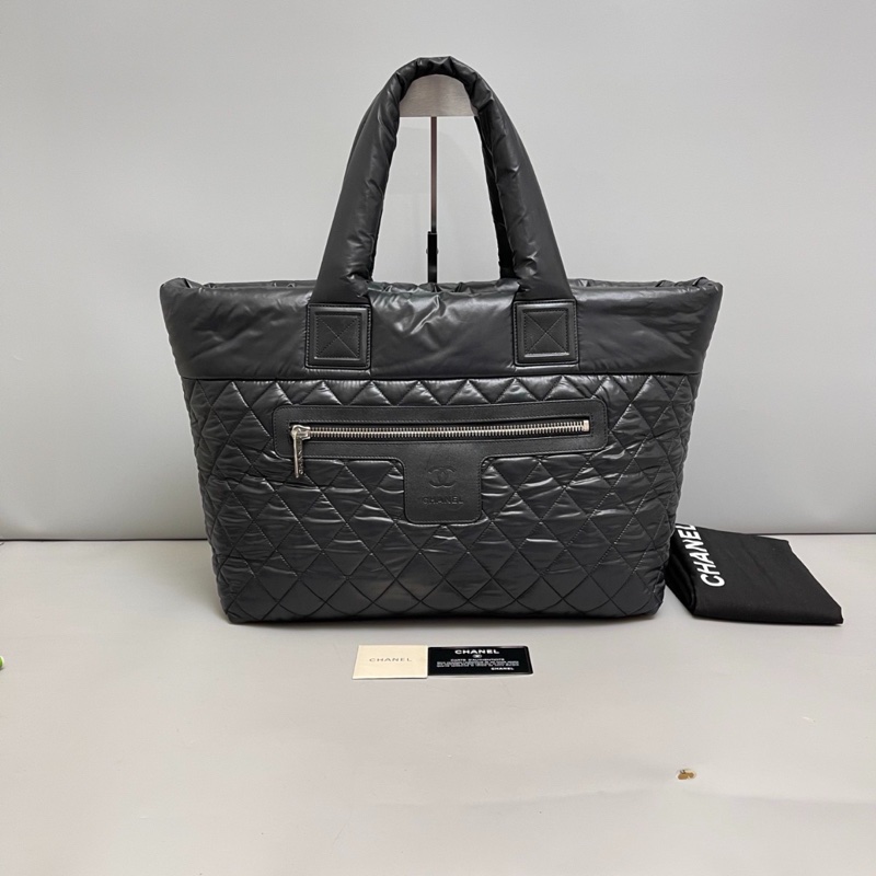 Chanel香奈兒 黑色羽絨購物袋-0