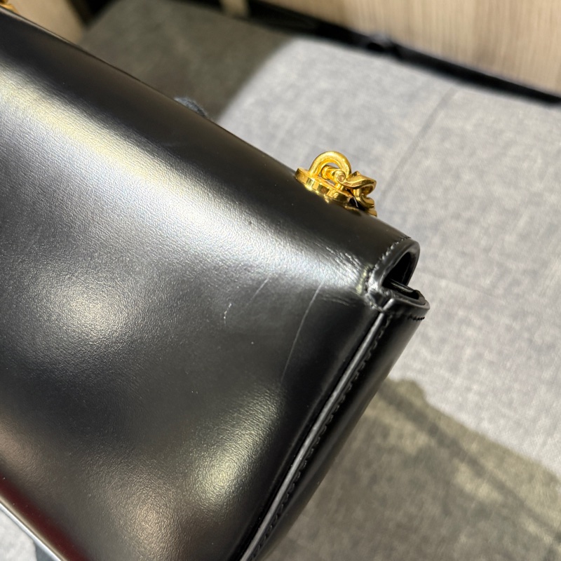 CELINE CLAUDE 黑色光滑小牛皮金鍊肩背包 腋下包 凱旋門logo-5