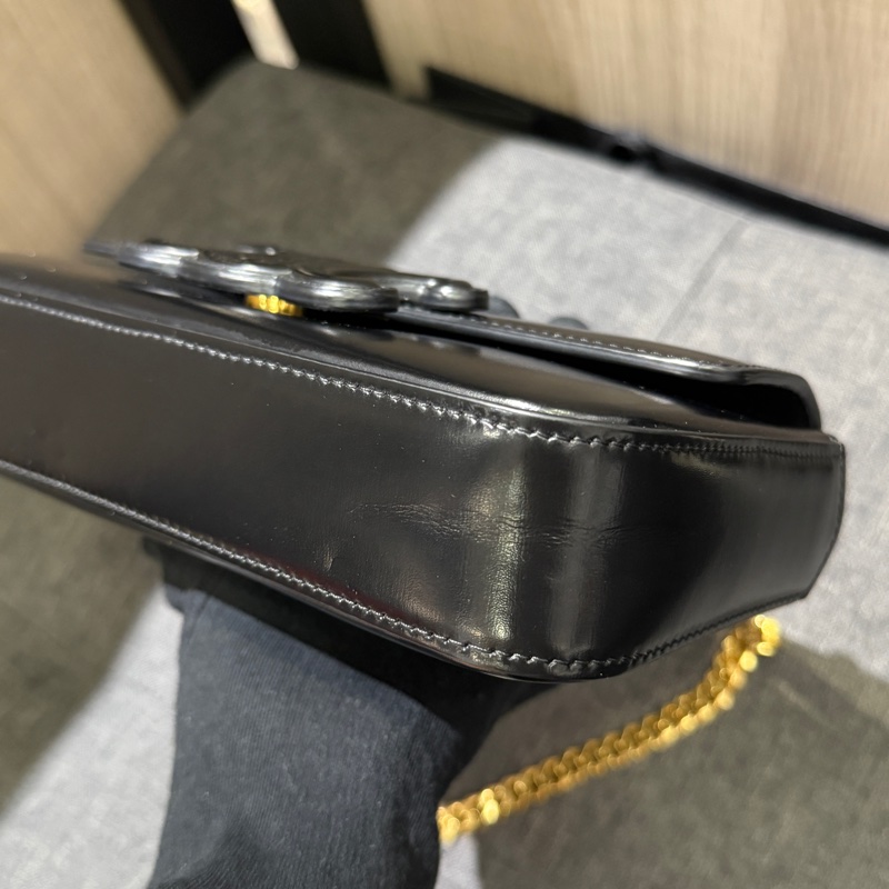 CELINE CLAUDE 黑色光滑小牛皮金鍊肩背包 腋下包 凱旋門logo-10