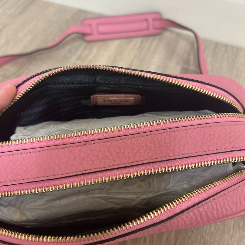 Prada粉色雙層相機包-1