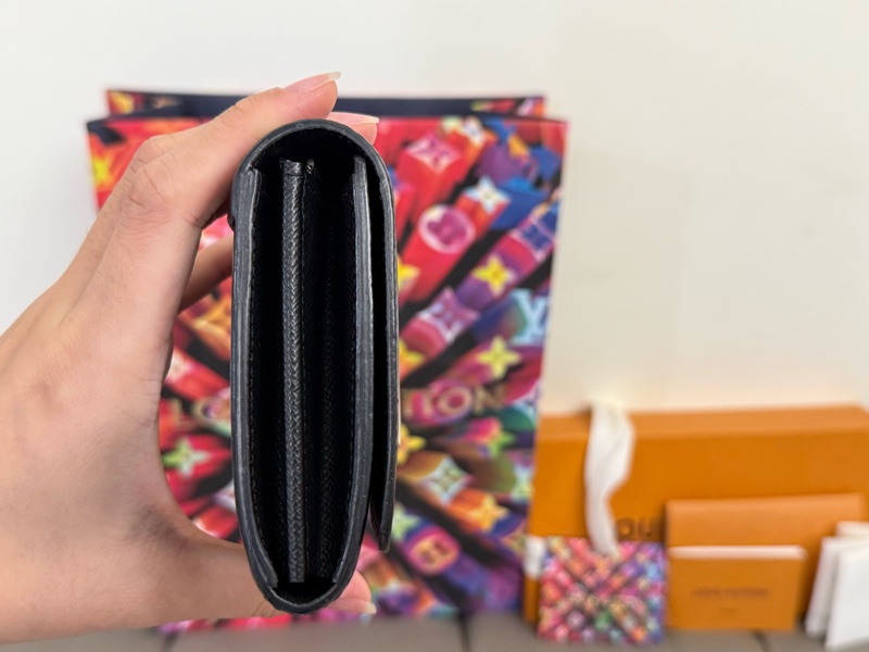 LV Epi Twist 長夾-16