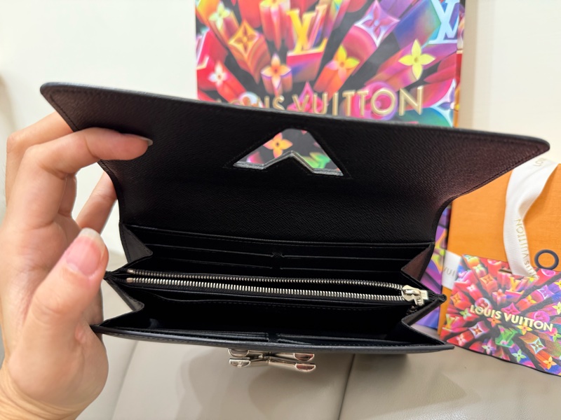 LV Epi Twist 長夾-17