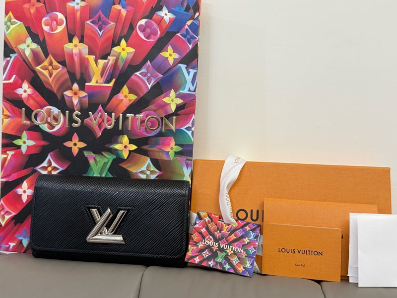 LV Epi Twist 長夾-25