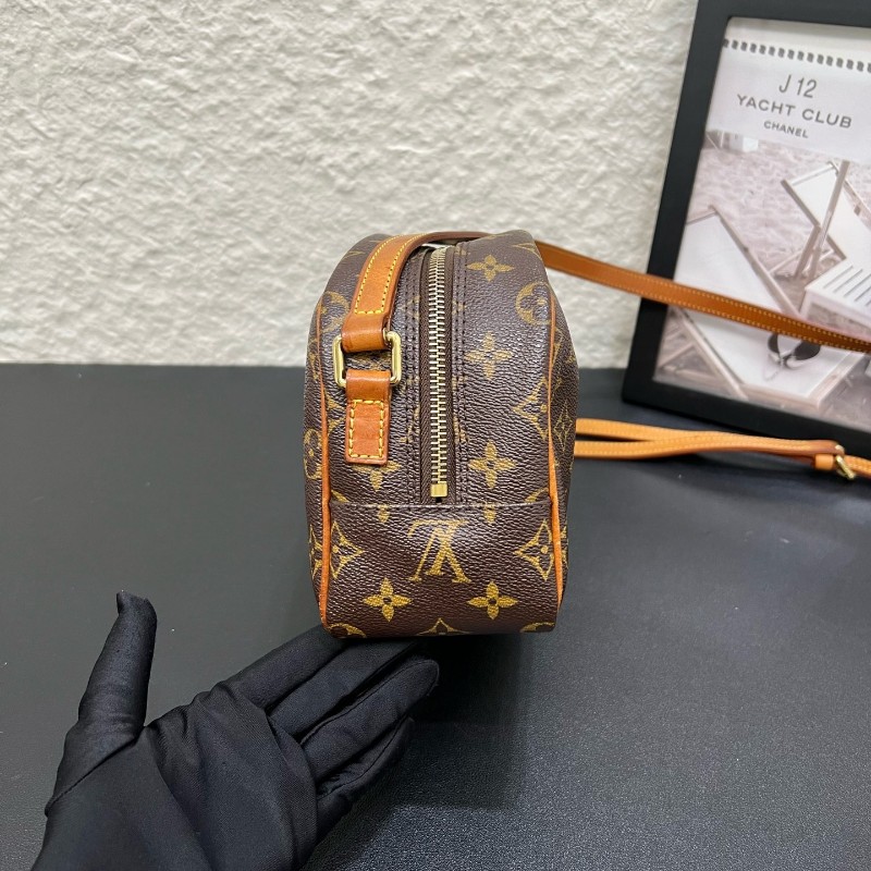 LV路易威登 中古經典老花 洗漱包 化妝包 斜背包 肩帶後加-4