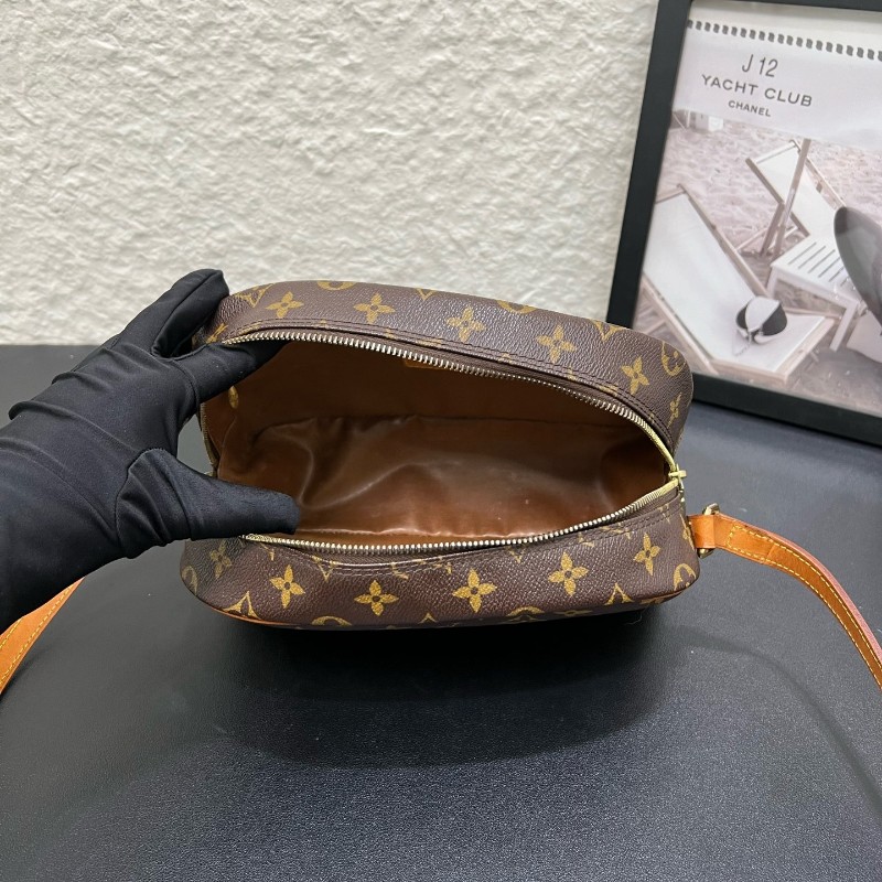 LV路易威登 中古經典老花 洗漱包 化妝包 斜背包 肩帶後加-6