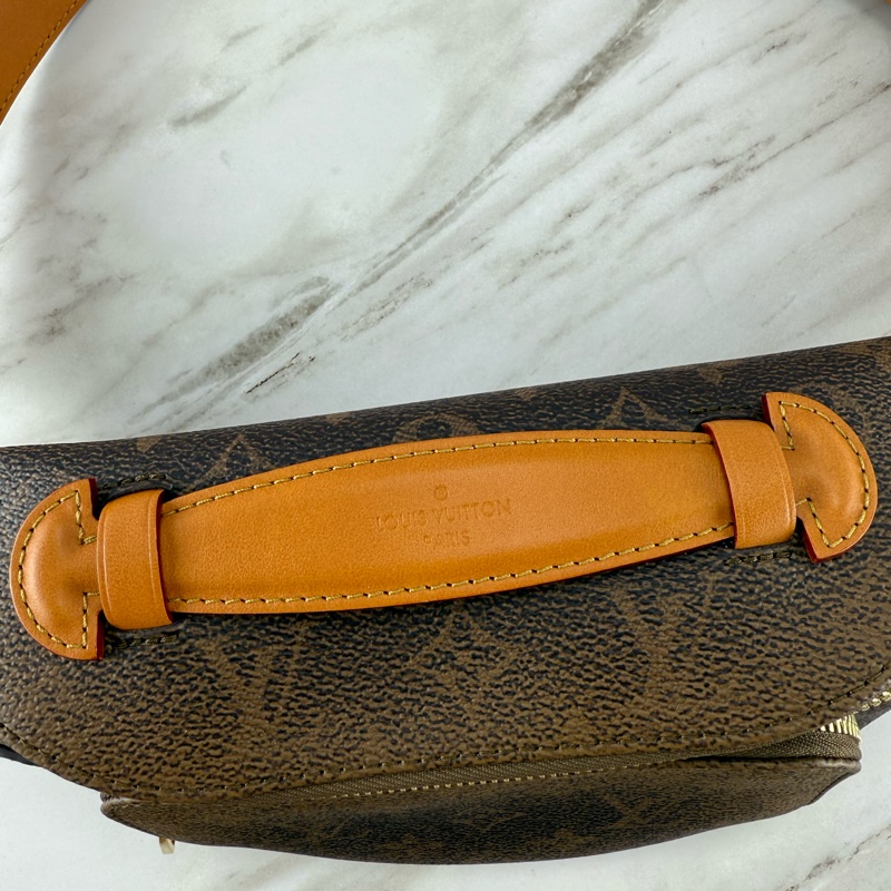 LOUIS VUITTON 路易威登 LV Rush 腰包/ 斜挎/ 胸前包-18