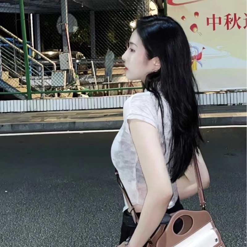 Burberry Pocket mini 焦糖色郵差包 口袋包-2