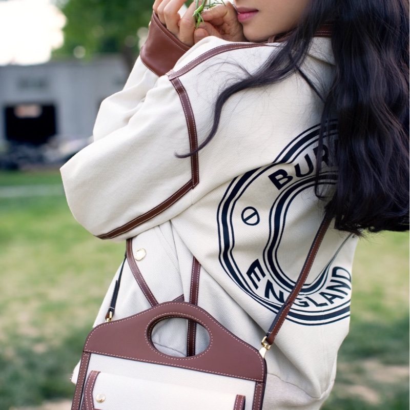 Burberry Pocket mini 焦糖色郵差包 口袋包-6