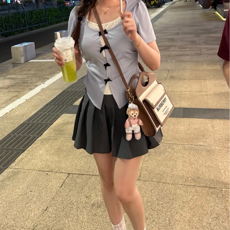 Burberry Pocket mini 焦糖色郵差包 口袋包-8