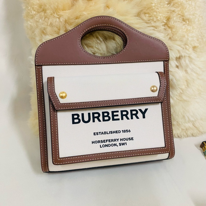 Burberry Pocket mini 焦糖色郵差包 口袋包-10