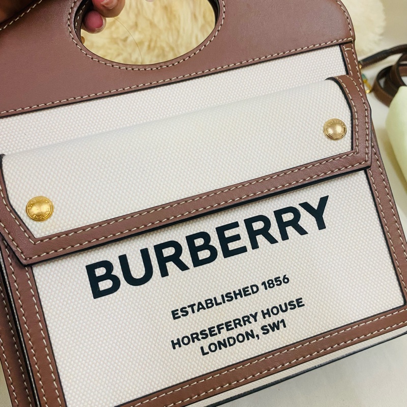 Burberry Pocket mini 焦糖色郵差包 口袋包-11