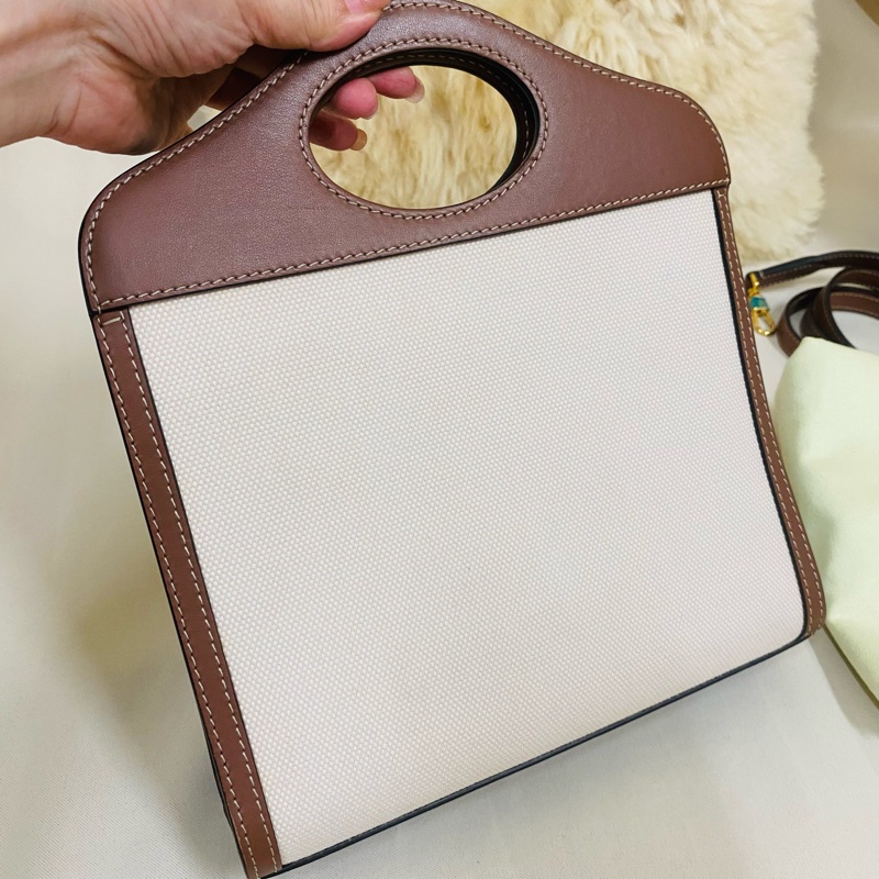 Burberry Pocket mini 焦糖色郵差包 口袋包-13