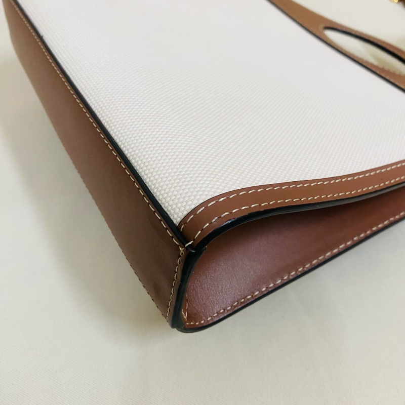 Burberry Pocket mini 焦糖色郵差包 口袋包-18