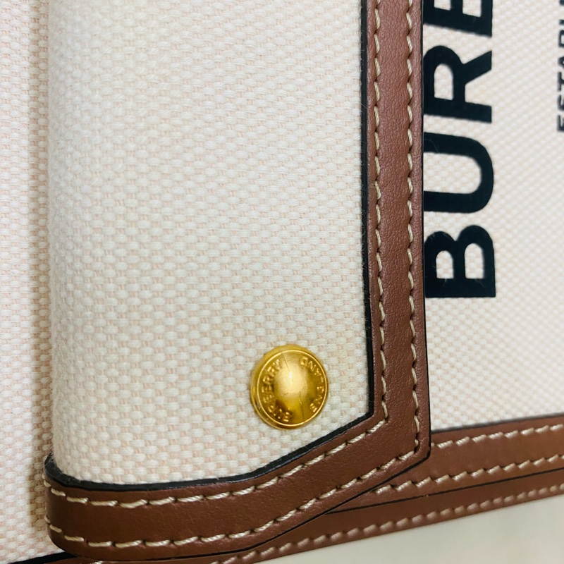 Burberry Pocket mini 焦糖色郵差包 口袋包-25