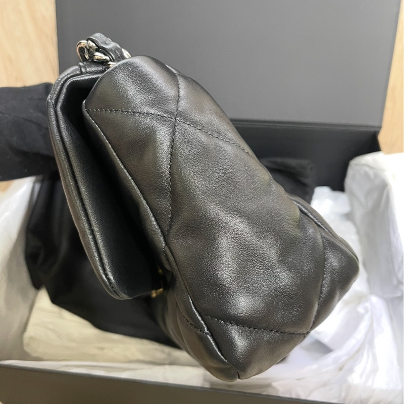 香奈兒Chanel 19 Bag 黑金/黃金尺寸/台灣專櫃貨-17