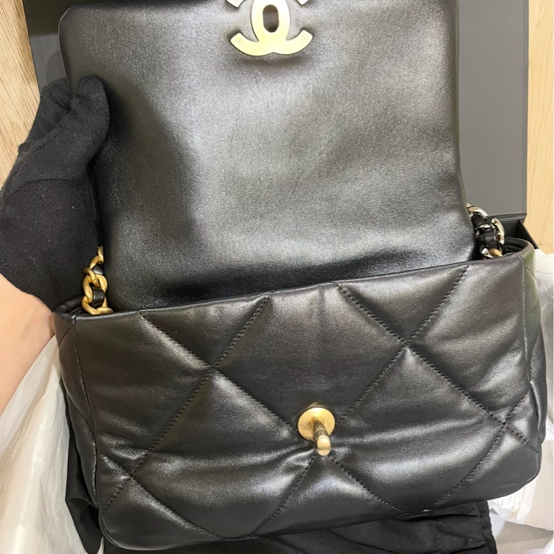 香奈兒Chanel 19 Bag 黑金/黃金尺寸/台灣專櫃貨-20