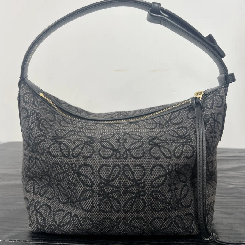 LOEWE 黑色刺繡小號Cubi腋下手提飯盒包 20.5*17*12 98新配件塵袋-5
