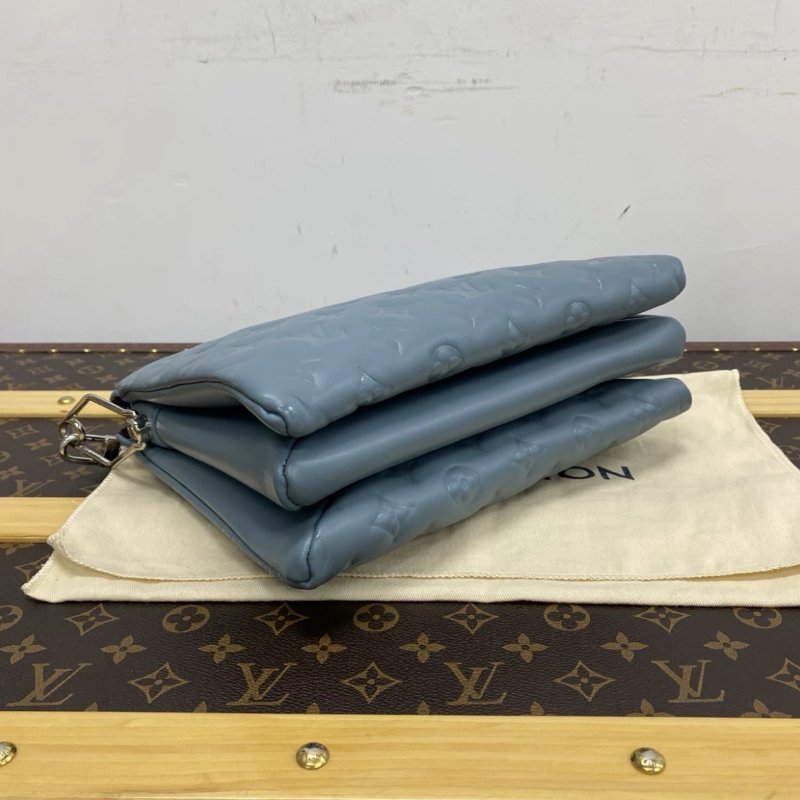 LV 藍銀Coussin牛皮壓花肩背斜背包 芯片款 26*20*12 全新閒置配件盒子塵袋-4