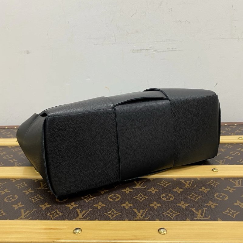 BV 黑色arco托特牛皮六格子母手提包 30*20*11.5 99新-4