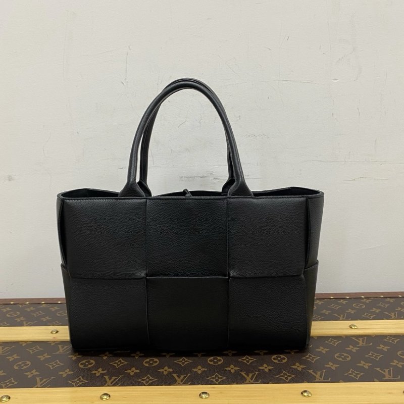 BV 黑色arco托特牛皮六格子母手提包 30*20*11.5 99新-5