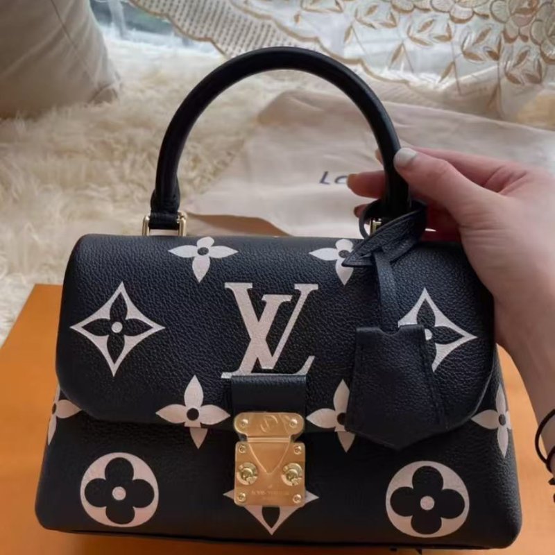 Lv 瑪德琳bb 黑米拚色全皮壓紋 配件盒子塵袋購證 全新-4