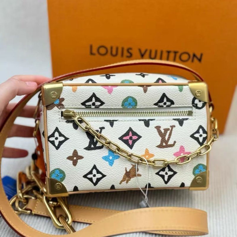 Lv tyler聯名款 soft trunk 小狗元素 方盒子 白三彩 男女同款 配件盒子塵袋購證 全新(細節私訊)-0