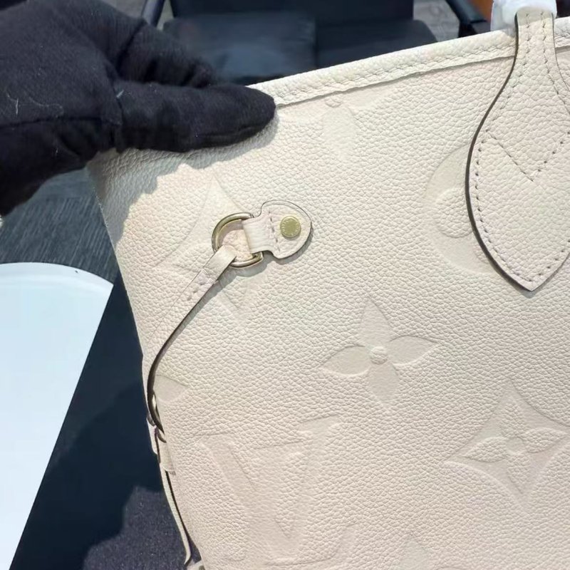Lv neverfull 奶白色全皮壓紋 中號 全新 配件塵袋購證-5