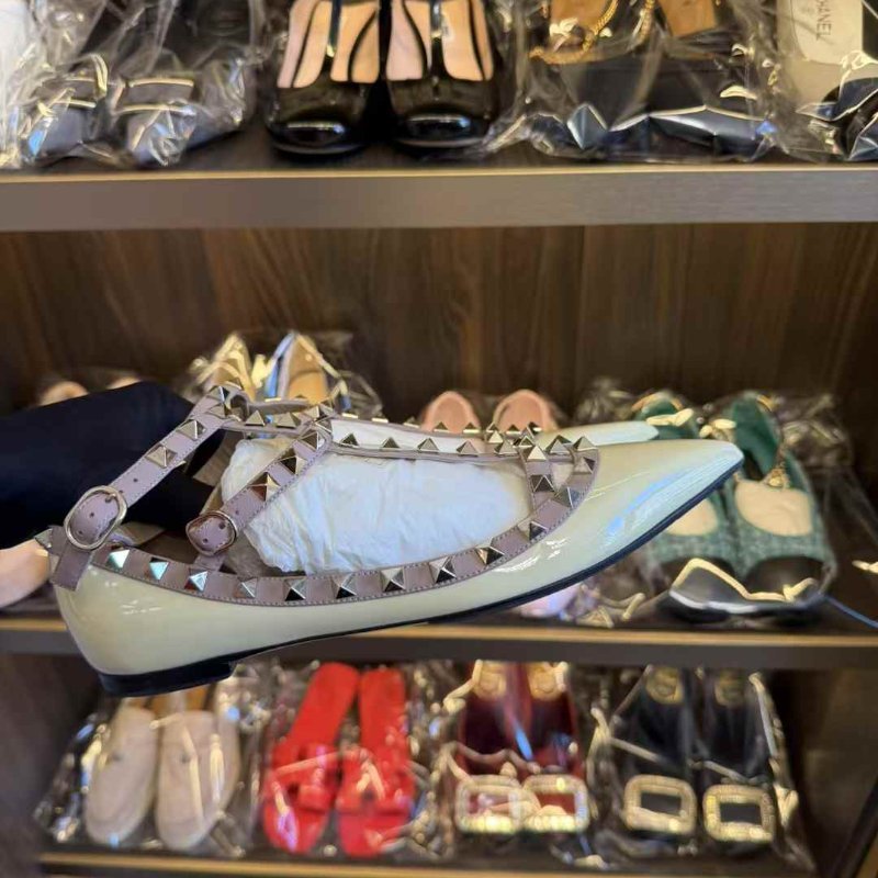 Valentino 平底鞋38號 已貼底 只穿一次閒置-2