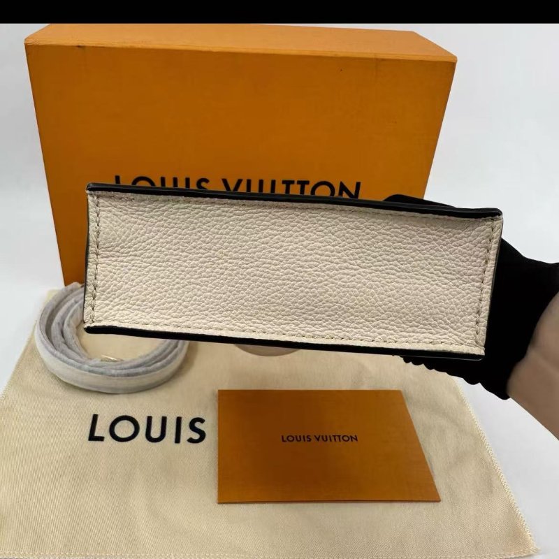 LV summer 琴譜mini香草色單肩斜背包14*17*5cm 配件塵袋盒子全新-5