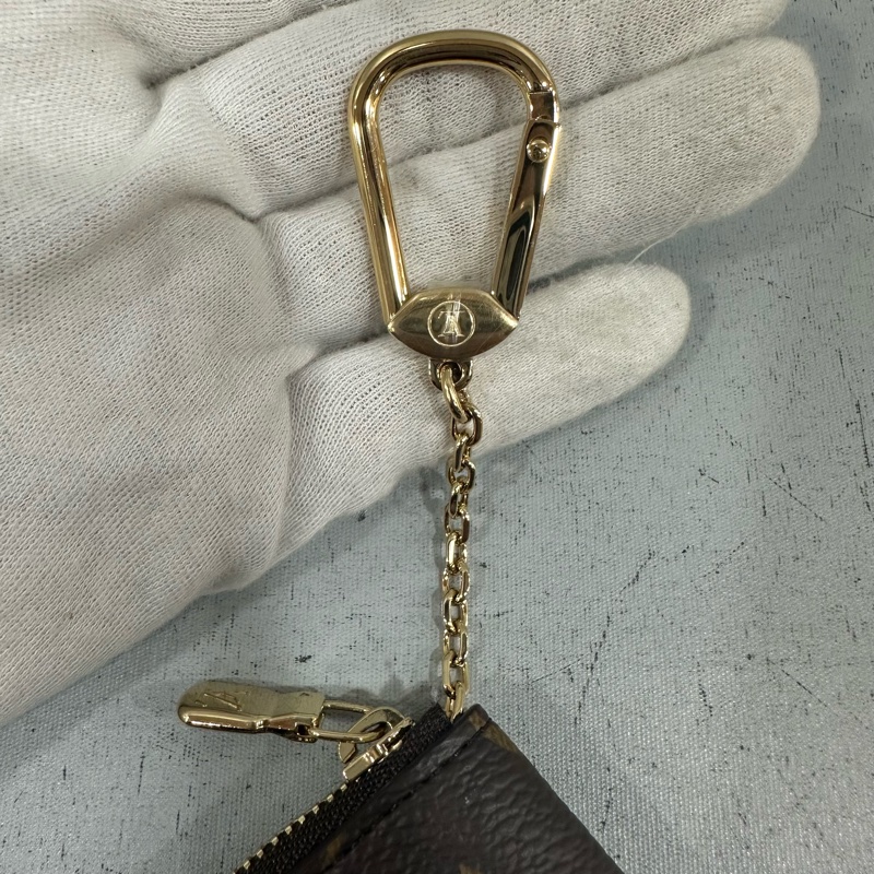 LV M13559 原花金釦一字鑰匙零錢包-11