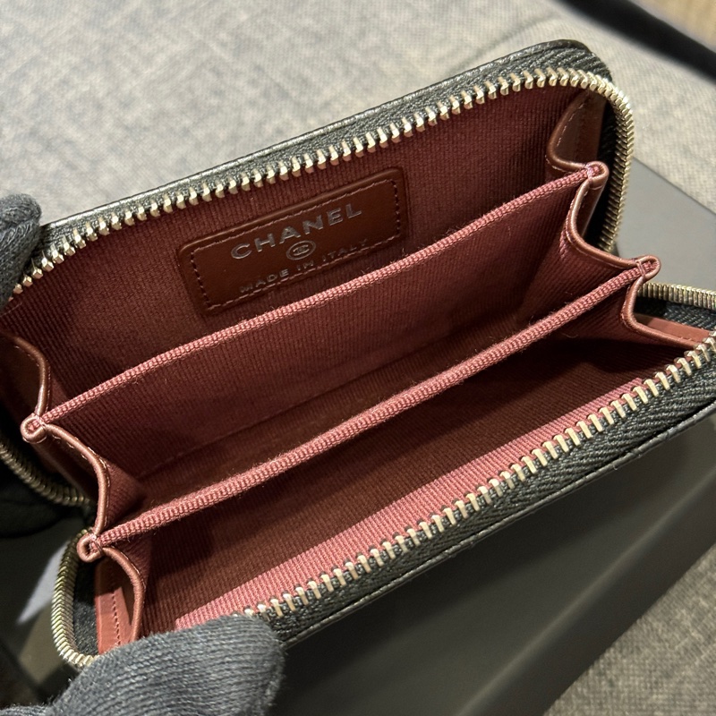 全新全配 CHANEL 黑色荔枝牛皮銀釦後口袋拉鍊卡片零錢包 AP0216-5