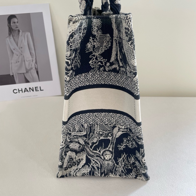 DIOR迪奧 BookTote 托特包系列 老虎圖案茹伊印花深色背景大容量刺繡 刺繡 托特包Tote包購物袋單肩手提包 中號 女款 藍色-2