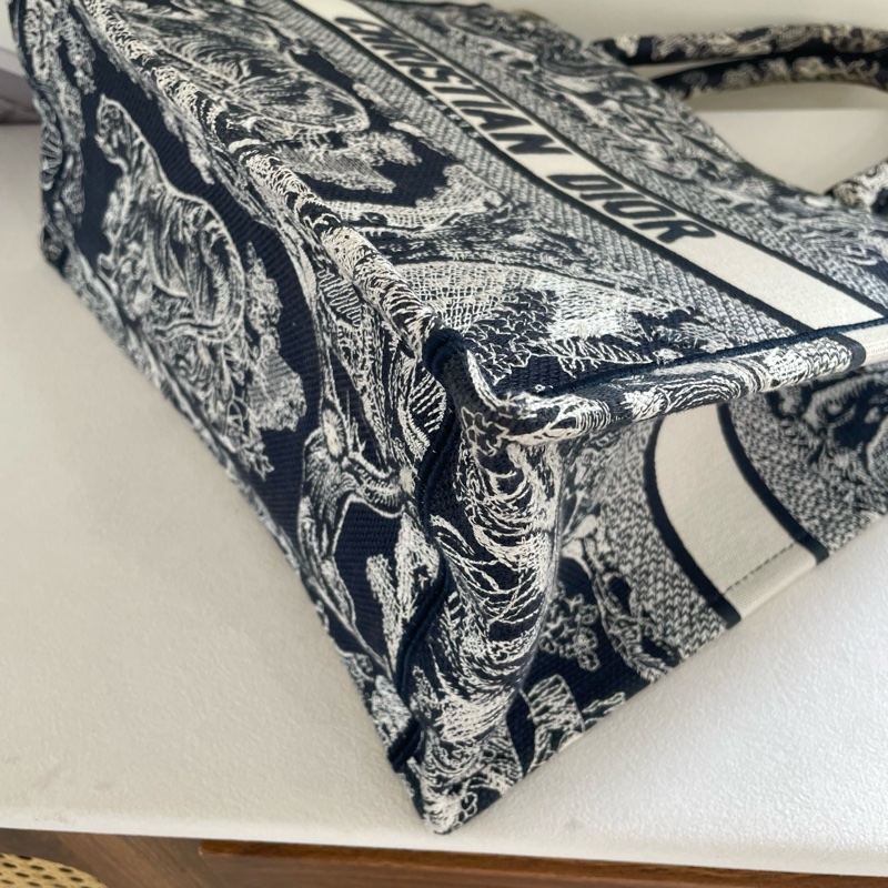 DIOR迪奧 BookTote 托特包系列 老虎圖案茹伊印花深色背景大容量刺繡 刺繡 托特包Tote包購物袋單肩手提包 中號 女款 藍色-5