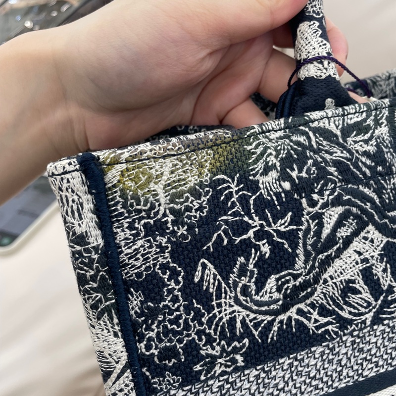 DIOR迪奧 BookTote 托特包系列 老虎圖案茹伊印花深色背景大容量刺繡 刺繡 托特包Tote包購物袋單肩手提包 中號 女款 藍色-8