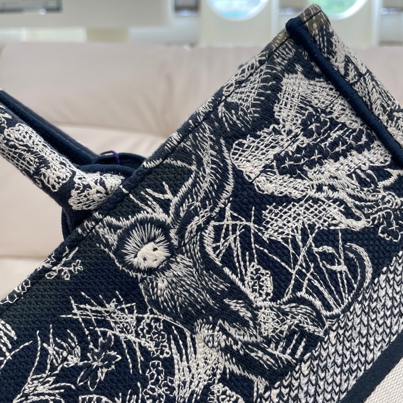 DIOR迪奧 BookTote 托特包系列 老虎圖案茹伊印花深色背景大容量刺繡 刺繡 托特包Tote包購物袋單肩手提包 中號 女款 藍色-13