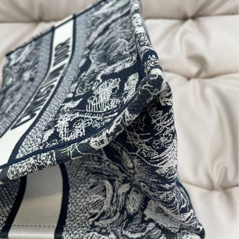 DIOR迪奧 BookTote 托特包系列 老虎圖案茹伊印花深色背景大容量刺繡 刺繡 托特包Tote包購物袋單肩手提包 中號 女款 藍色-14