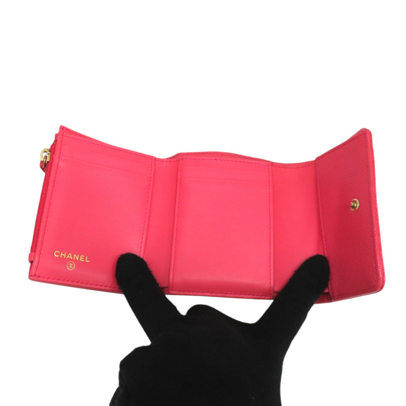 粉色 荔枝紋牛皮 雙C鍊帶 三折短夾-4