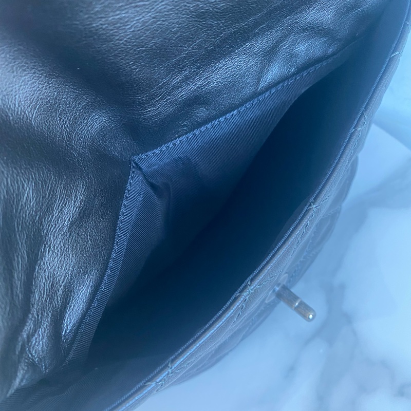 Chanel 黑銀雙肩包-3