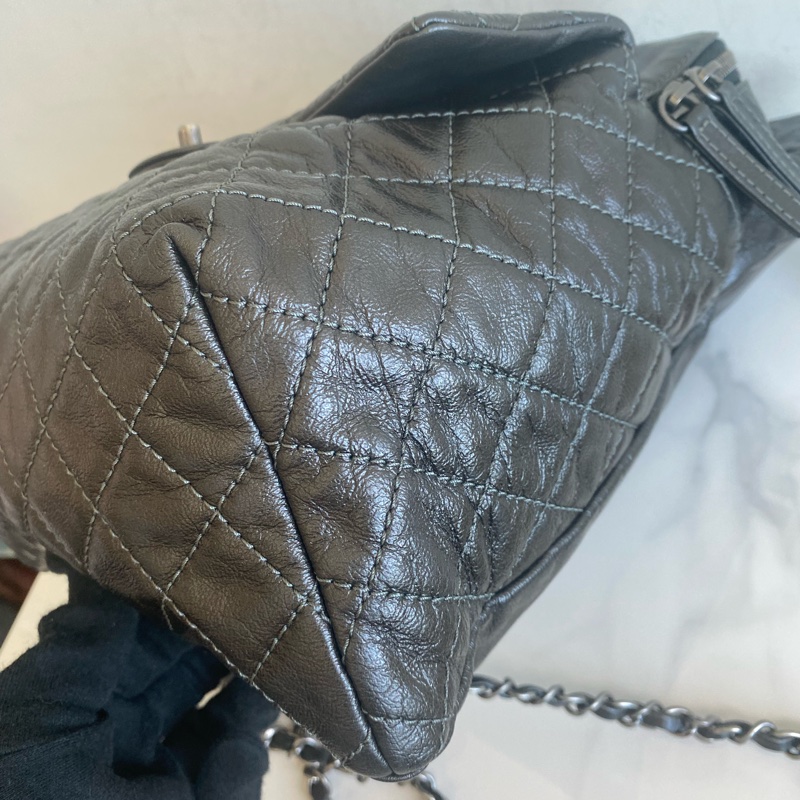 Chanel 黑銀雙肩包-15