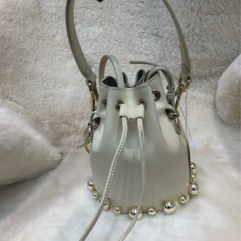 Fendi 米白色銀波波水桶袋 XB678-0