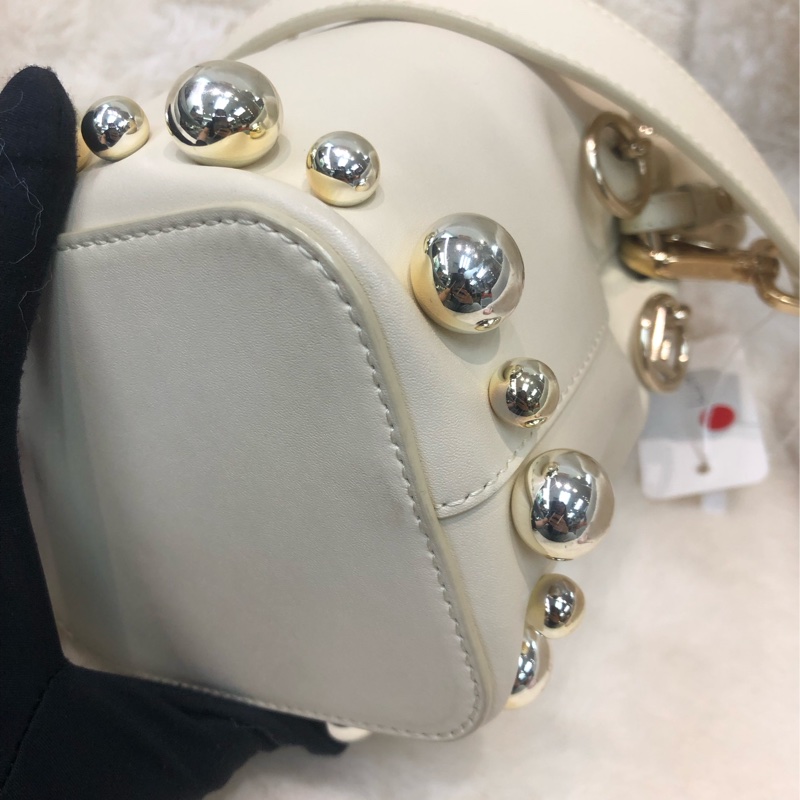 Fendi 米白色銀波波水桶袋 XB678-2