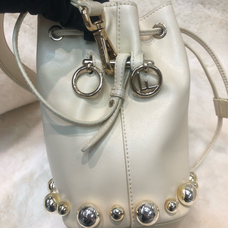 Fendi 米白色銀波波水桶袋 XB678-6