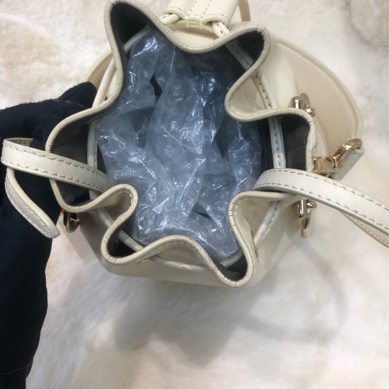 Fendi 米白色銀波波水桶袋 XB678-16